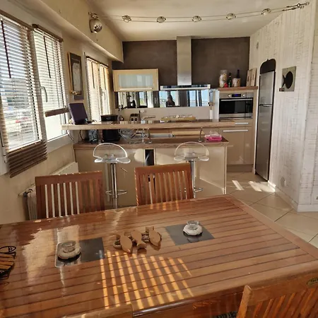 Apartament Face 5 Pers Wi-fi Parking Linge De Maison Gratuit 1chambre Parentale 1cabine Lits Superposes 1 Canape Lit Arcachon