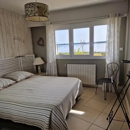 Face 5 Pers Wi-fi Parking Linge De Maison Gratuit 1chambre Parentale 1cabine Lits Superposes 1 Canape Lit * Аркашон
