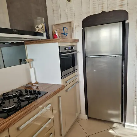 Face 5 Pers Wi-fi Parking Linge De Maison Gratuit 1chambre Parentale 1cabine Lits Superposes 1 Canape Lit Аркашон