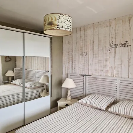 Face 5 Pers Wi-fi Parking Linge De Maison Gratuit 1chambre Parentale 1cabine Lits Superposes 1 Canape Lit Апартаменты Аркашон