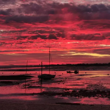 アパート Face 5 Pers Wi-fi Parking Linge De Maison Gratuit 1chambre Parentale 1cabine Lits Superposes 1 Canape Lit アルカション