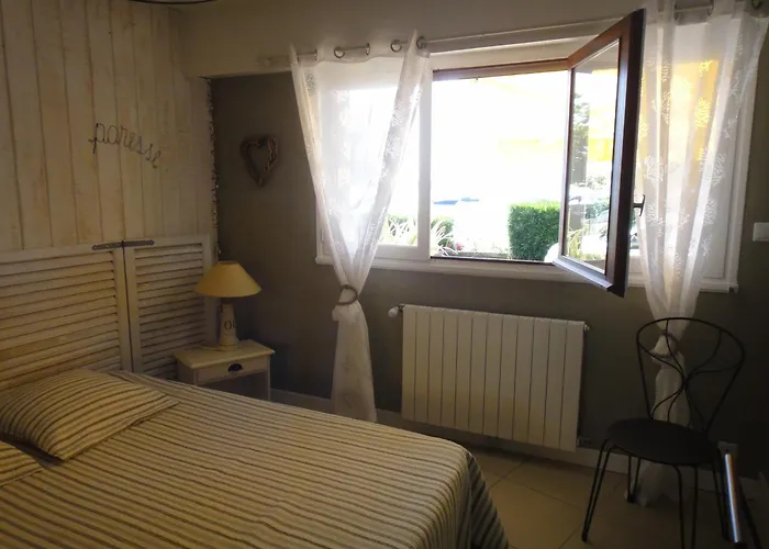 Face 5 Pers Wi-fi Parking Linge De Maison Gratuit 1chambre Parentale 1cabine Lits Superposes 1 Canape Lit アパート