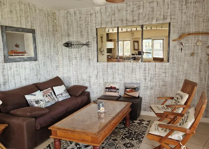 Face 5 Pers Wi-fi Parking Linge De Maison Gratuit 1chambre Parentale 1cabine Lits Superposes 1 Canape Lit アパート *