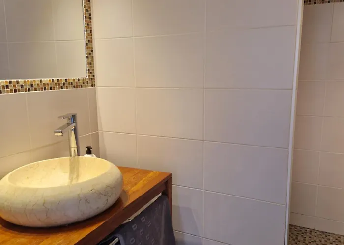 アパート Face 5 Pers Wi-fi Parking Linge De Maison Gratuit 1chambre Parentale 1cabine Lits Superposes 1 Canape Lit アルカション