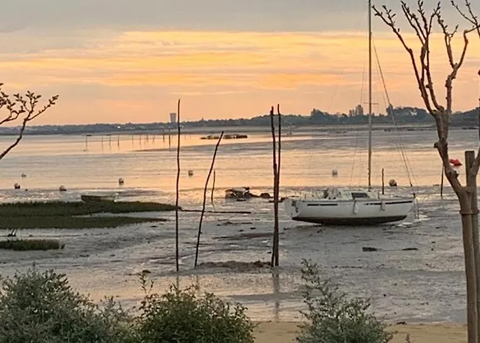 Apartment Face 5 Pers Wi-fi Parking Linge De Maison Gratuit 1chambre Parentale 1cabine Lits Superposes 1 Canape Lit